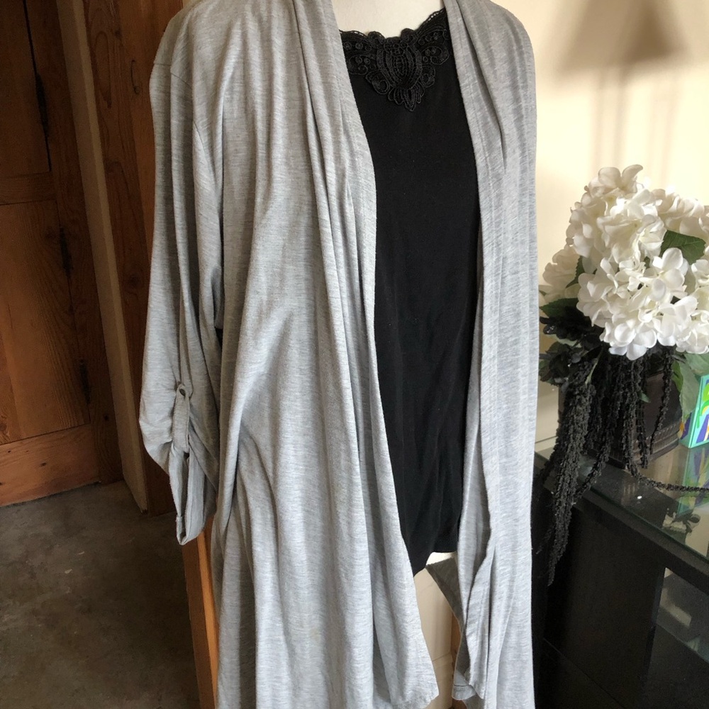 Gray Knit Cardigan with Open Front and Long Sleeves